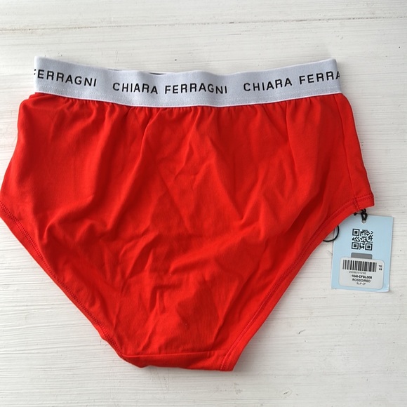 Chiara Ferragni red high panty - Picture 6 of 8
